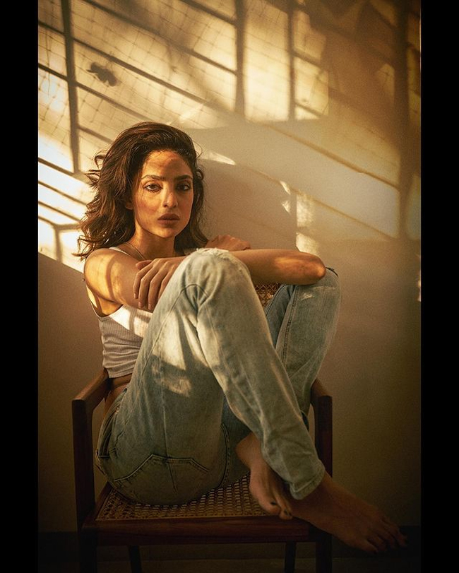 Steamy Looks Of Staggering Sobitha Dhulipala